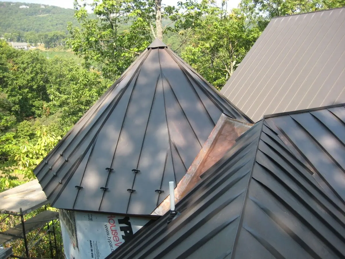 Professional Gutter Cleaning by Craftsman Roofing in Arrowview